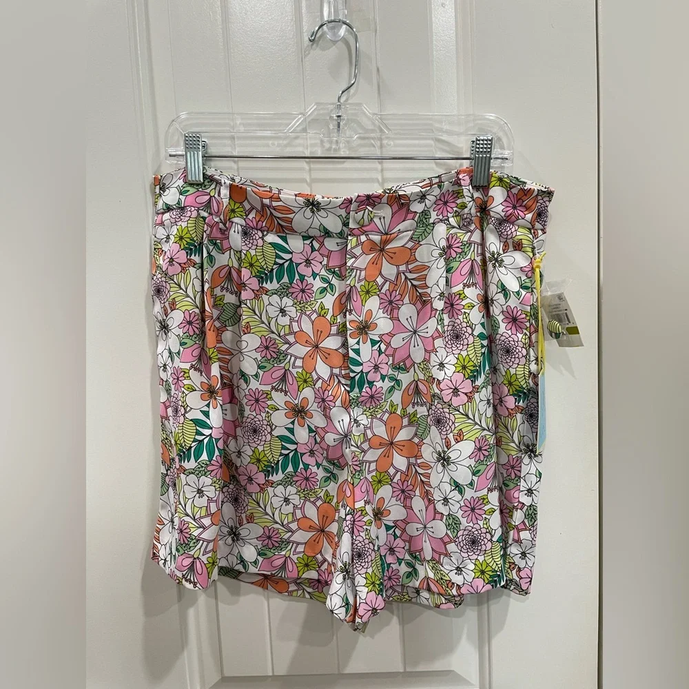 CeCe Floral Pleated Shorts Sz 14 NWT - Picture 2 of 4